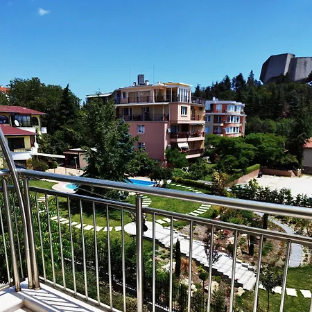 公寓 Peaceful Three-bedroom In Briz, By Flat Mаnаger 瓦爾納