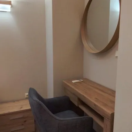 Peaceful Three-bedroom In Briz, By Flat Mаnаger 公寓 *