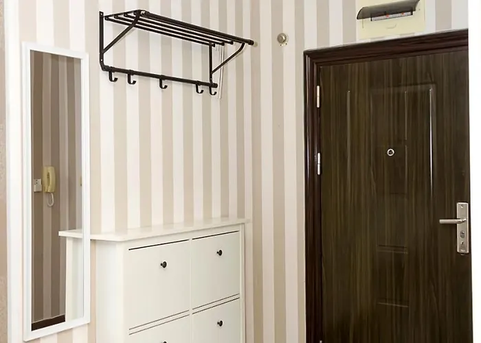 Peaceful Three-bedroom In Briz, By Flat Mаnаger 아파트