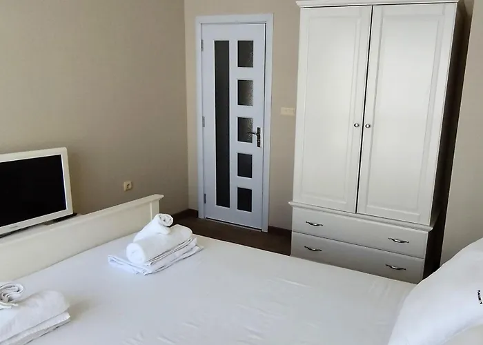 아파트 Peaceful Three-bedroom In Briz, By Flat Mаnаger *