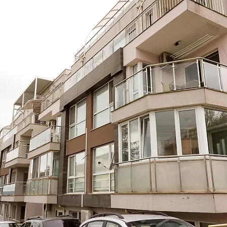 Peaceful Three-bedroom In Briz, By Flat Mаnаger Апартаменты *