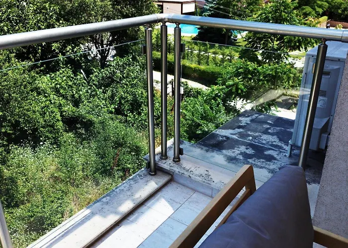 Peaceful Three-bedroom In Briz, By Flat Mаnаger דירה *