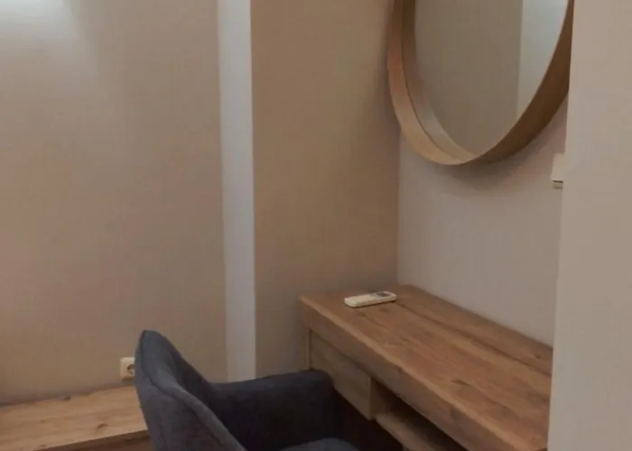 Peaceful Three-bedroom In Briz, By Flat Mаnаger דירה *